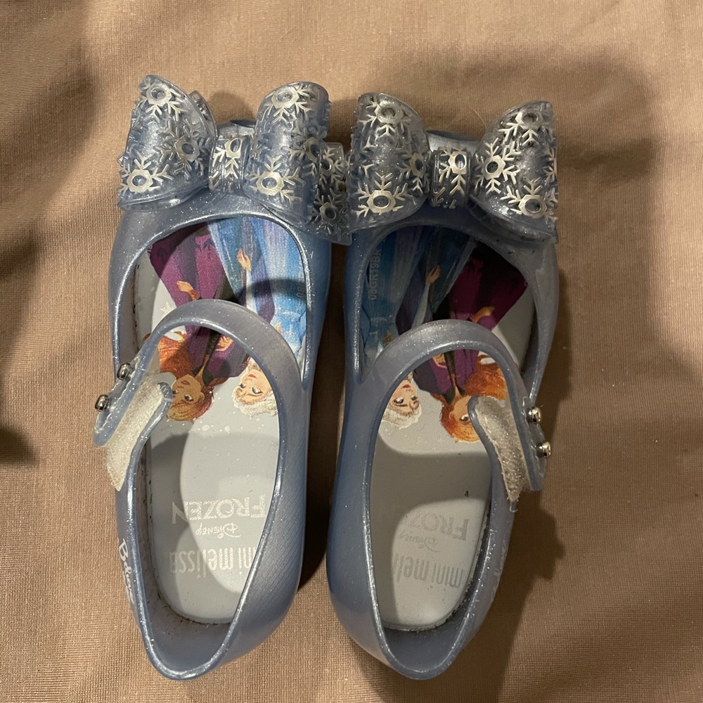 Mini Melissa size 6 Elsa frozen shoes